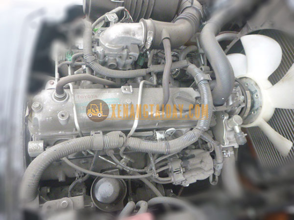 Xe nâng Xăng TOYOTA 02-8FGL30
