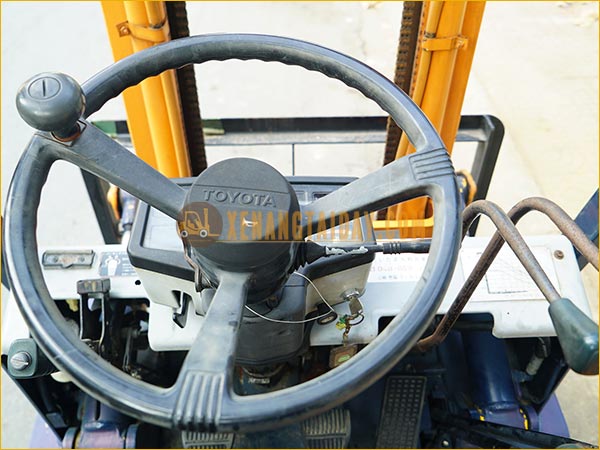 Xe nâng xăng TOYOTA 5FGL14