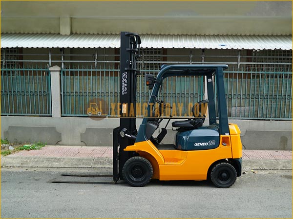 Xe nâng xăng TOYOTA 7FG10