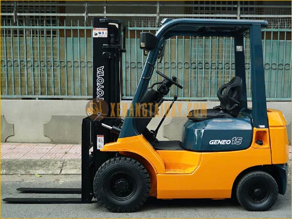 Xe nâng xăng TOYOTA 7FGL15