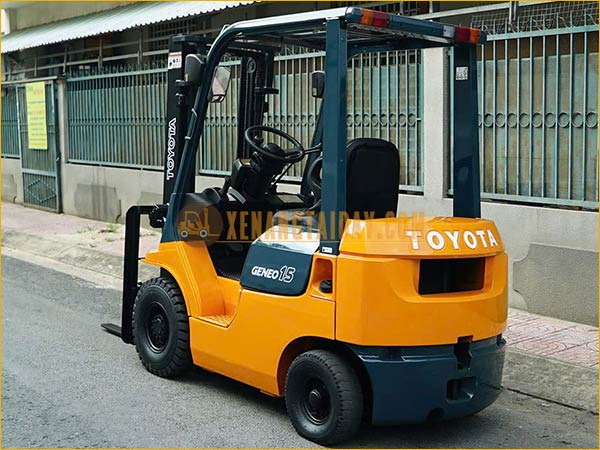 Xe nâng xăng TOYOTA 7FGL15
