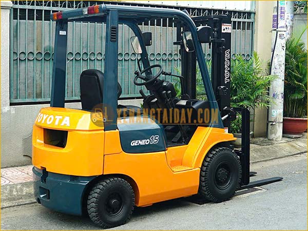 Xe nâng xăng TOYOTA 7FGL15