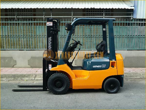 Xe nâng xăng TOYOTA 7FGL15