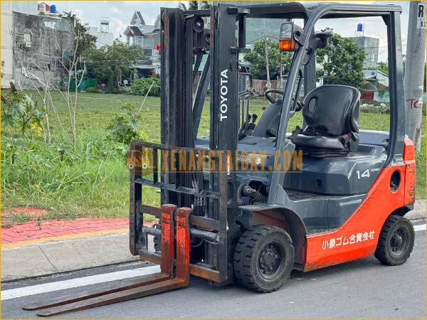 Xe nâng xăng TOYOTA 8FG14