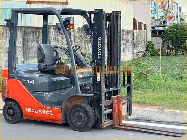 Xe nâng xăng TOYOTA 8FG14