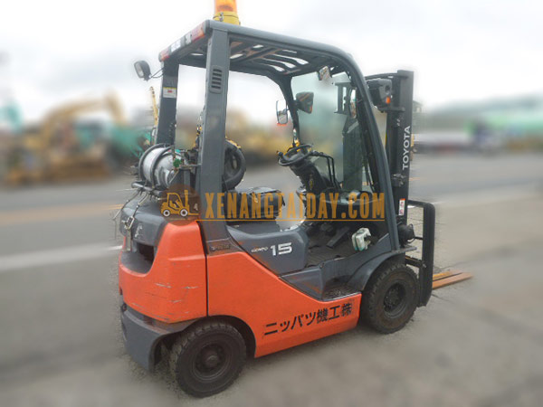 Xe nâng Xăng TOYOTA 02-8FG15
