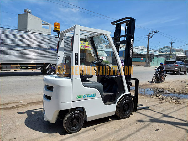 Xe nâng Xăng UNICARRIERS EBT-P1F1