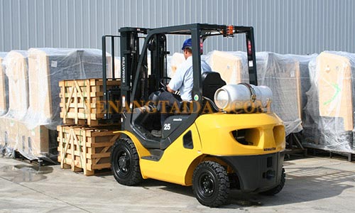 Xe nâng xăng Komatsu - Gas 2.5 tấn